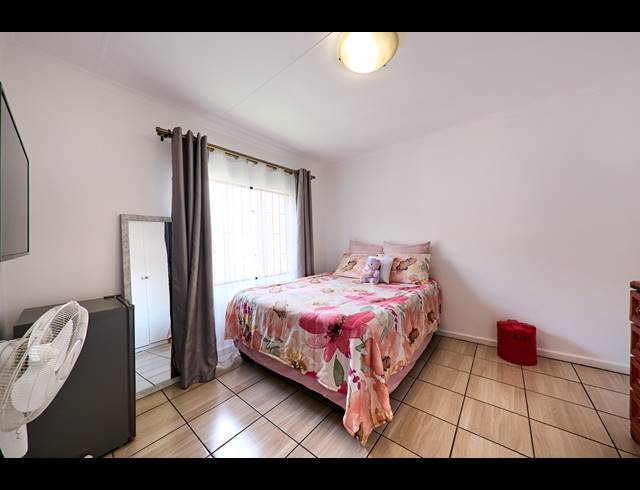3 BEDROOM TOWNHOUSE FOR SALE IN HALFWAY GARDENS